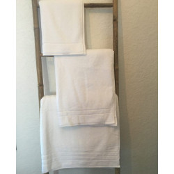 Linge de bain blanc haut gamme pour l'hôtellerie - Comptoir Textile