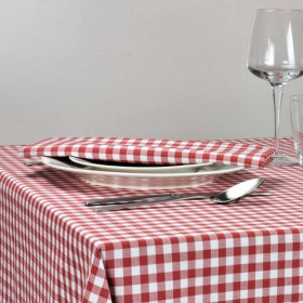 serviette-de-table-restaurant-carreaux-rouges