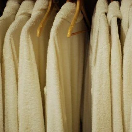 Peignoirs ou serviettes, le Comptoir Textile Hôtelier vous aide à bien choisir le linge de bain de votre spa ou centre de bien être.